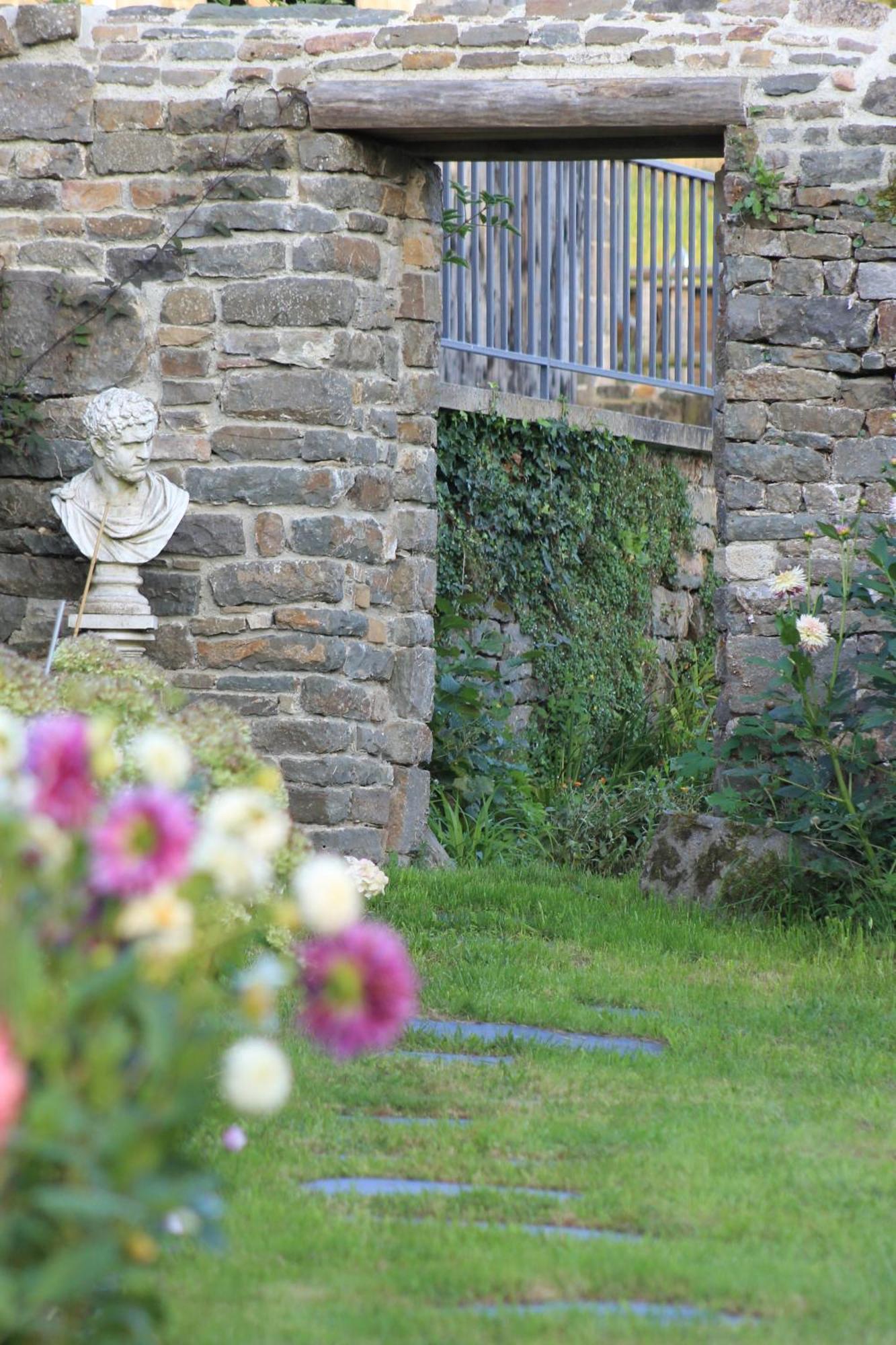 La Theresienne Pleines-Oeuvres Buitenkant foto
