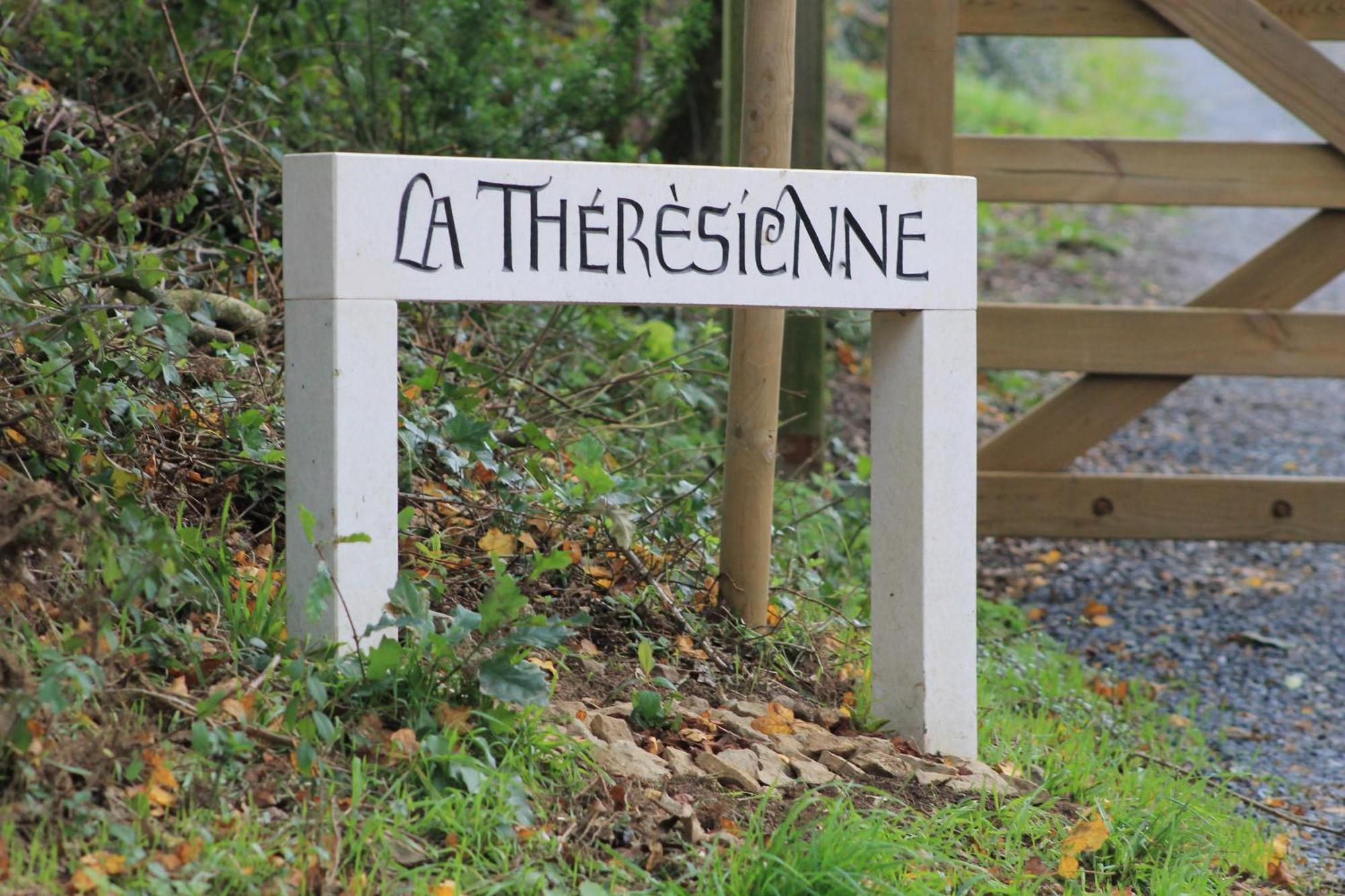 La Theresienne Pleines-Oeuvres Buitenkant foto