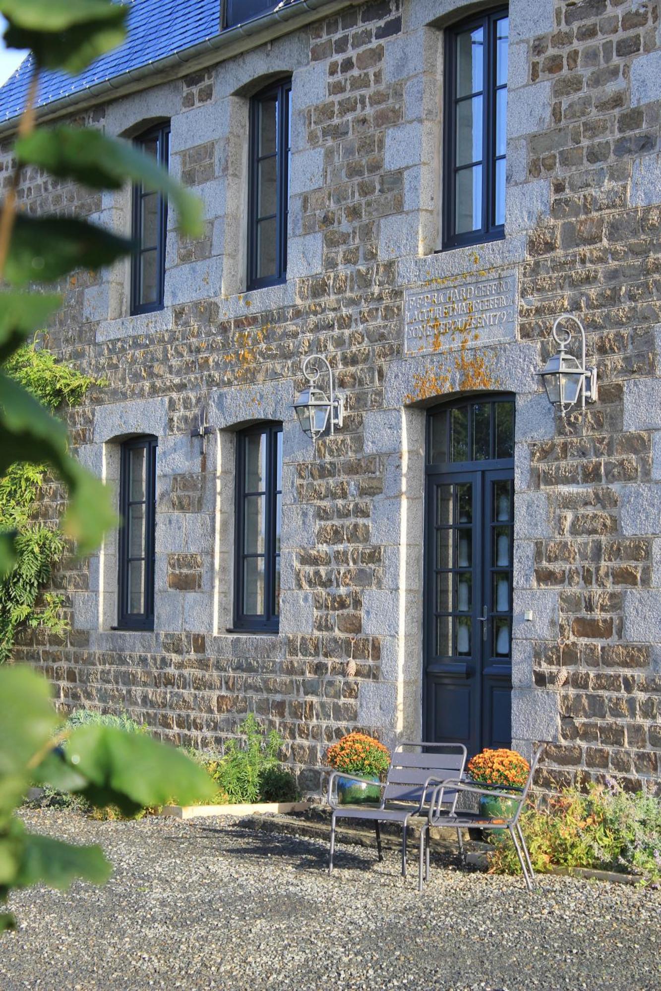 La Theresienne Pleines-Oeuvres Buitenkant foto